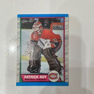 Patrick Roy Trading Card - Red and Blue mint 1989 rare